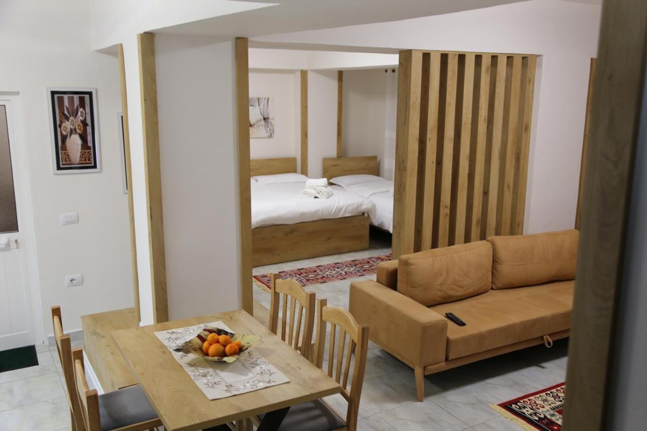 Modern Marvel Apartment Круя Экстерьер фото