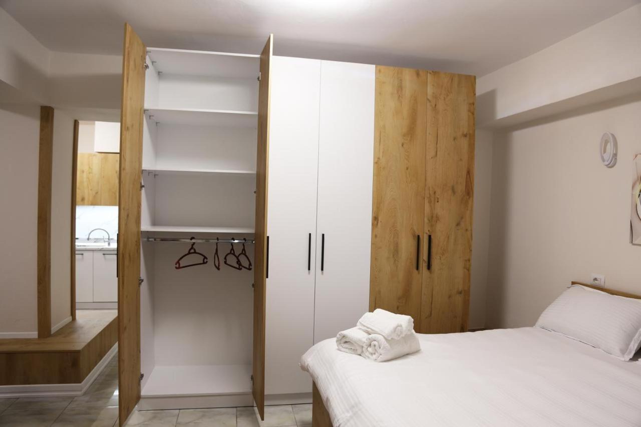 Modern Marvel Apartment Круя Экстерьер фото